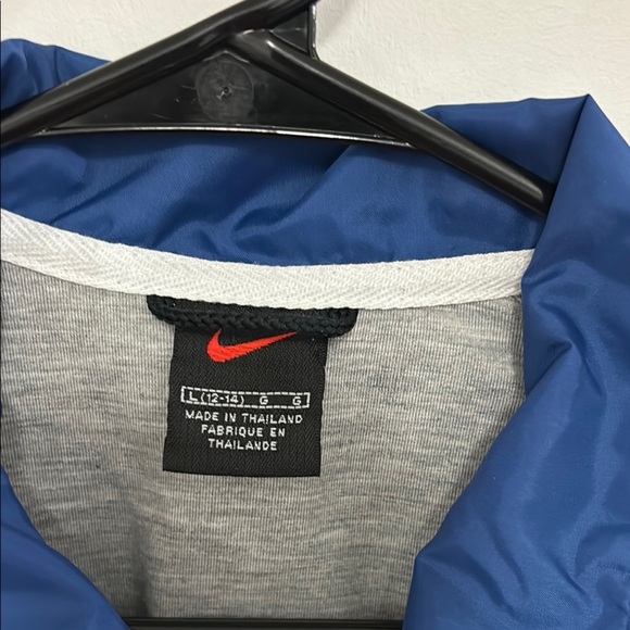 Nike Men's Blue Windbreaker Jacket - Picture 2 of 3